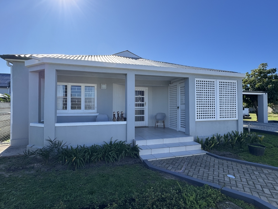 3 Bedroom Property for Sale in Sandbaai Western Cape